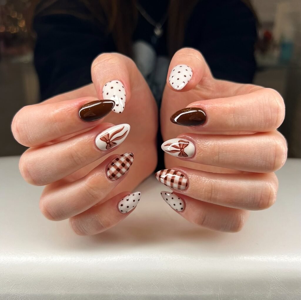  Chocolate Gingham Nails