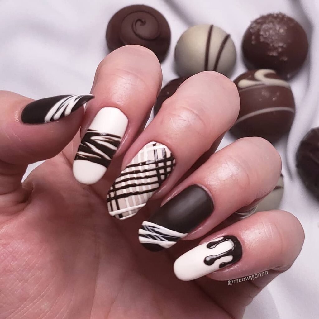  Chocolate Stripes & Dips
