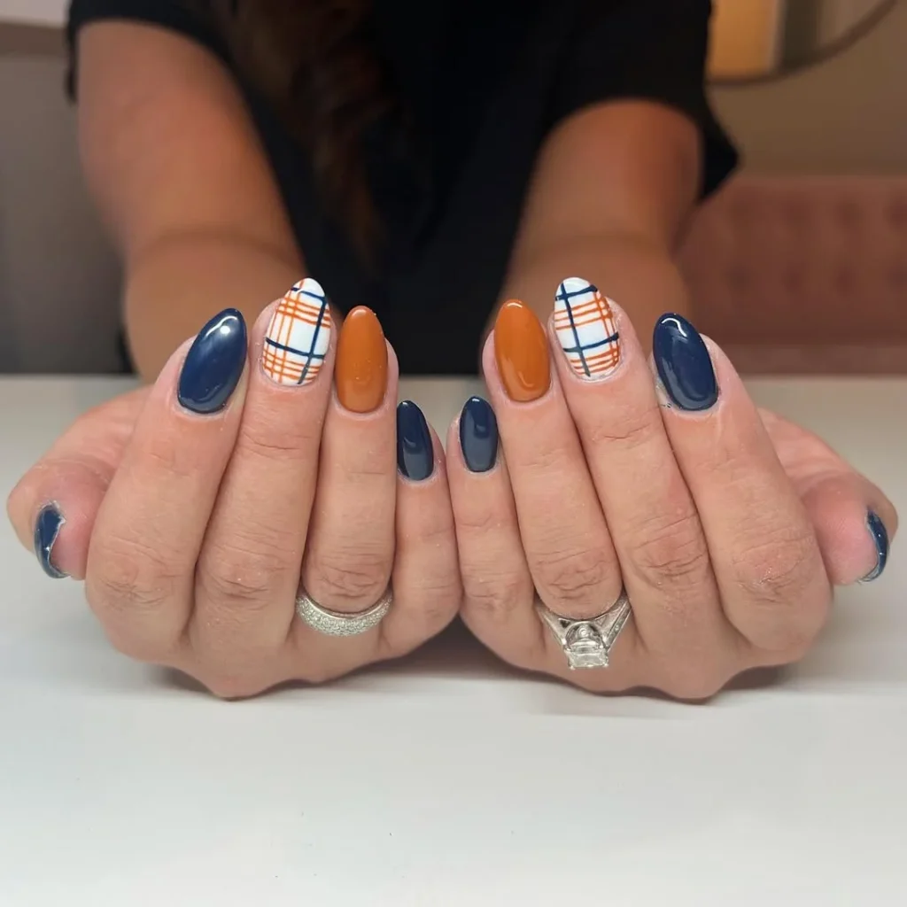  Retro Blue and Brown Nails