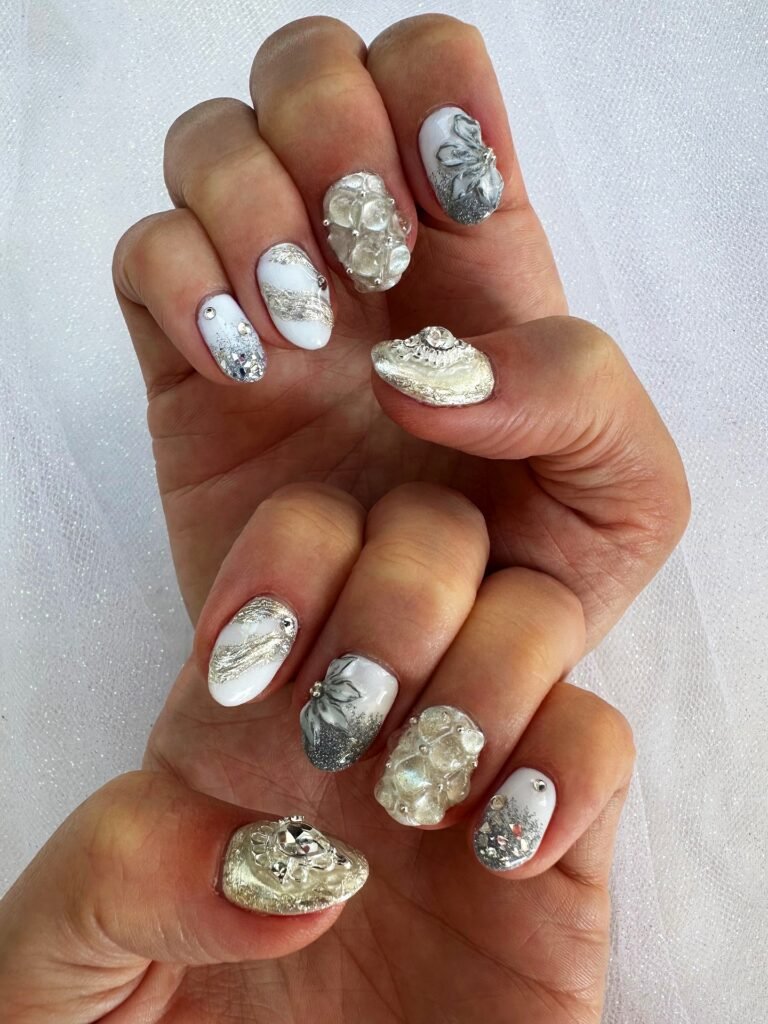  Silver Sculpted Details