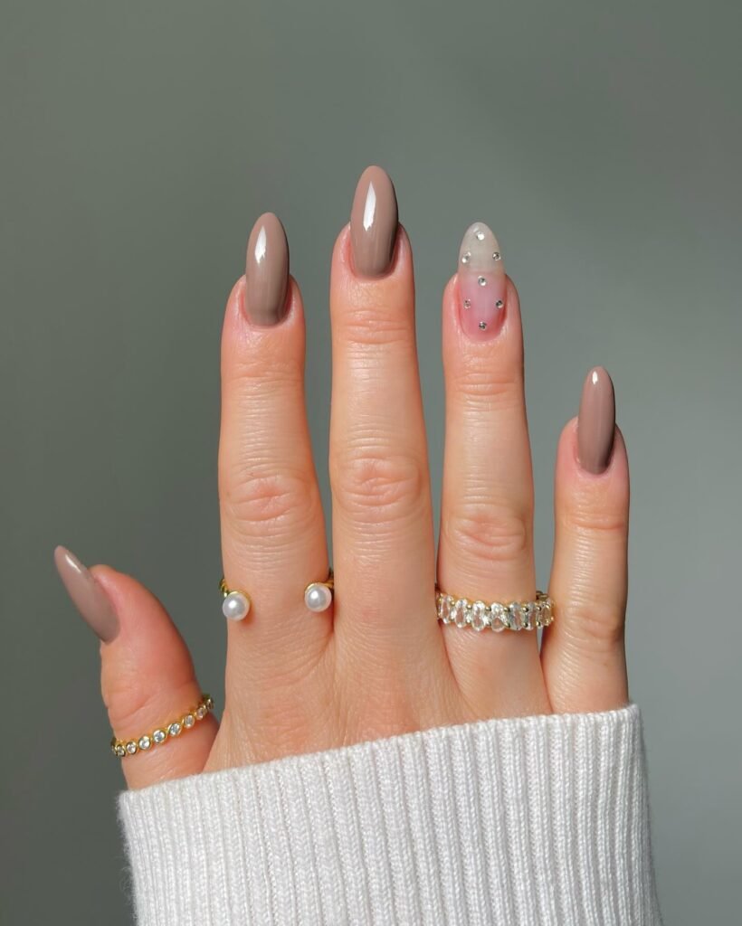 Taupe Minimal Nails